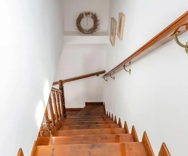 Semesterbostad Traditional Suburbs Maisonette