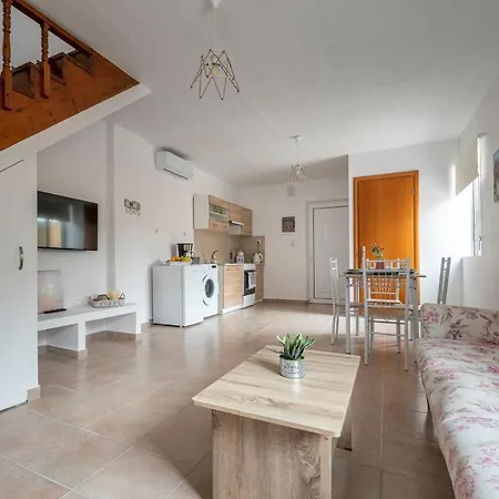 Traditional Suburbs Maisonette Nyaraló Kosz