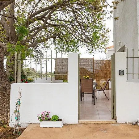 Traditional Suburbs Maisonette * Cos