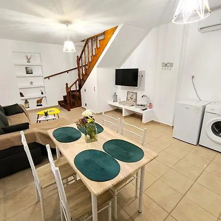 Сasa de vacaciones Traditional Suburbs Maisonette *