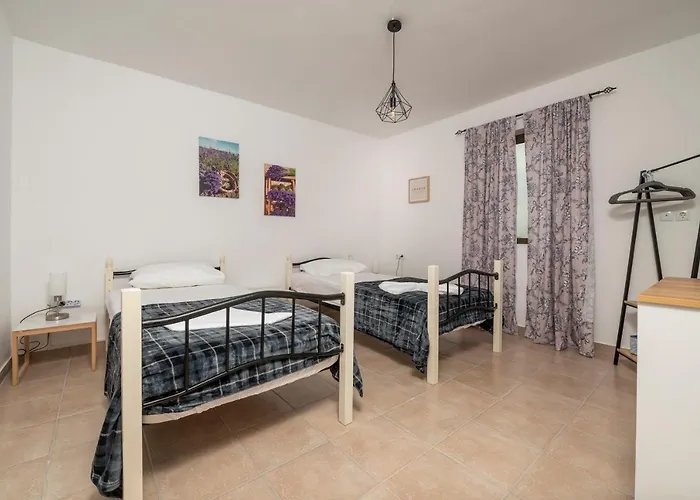 Traditional Suburbs Maisonette بيت للعطل